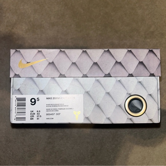 Kobe 6 Fade to Black (Brand New) Authentic Size: 9.5 - Picture 5 of 10